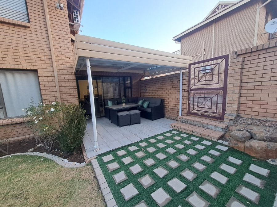 4 Bedroom Property for Sale in Heuwelsig Free State